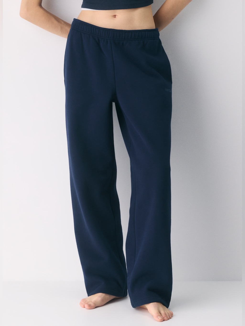 Aritzia Cozy Sweatfleece Mega Straight Sweatpant Navy Size Extra Small Regular